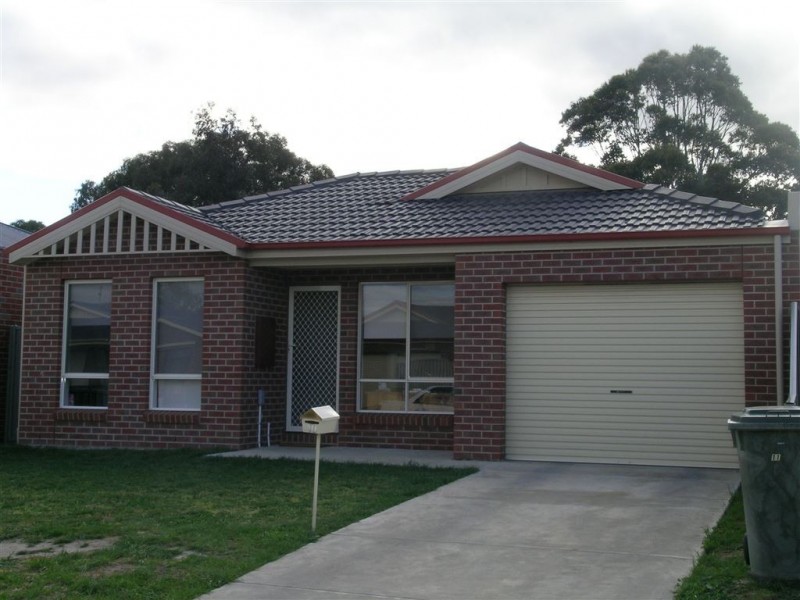 10 Cluden Gardens, Sebastopol VIC 3356