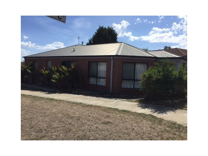 1/1 Bellbird Court, Mount Helen VIC 3350