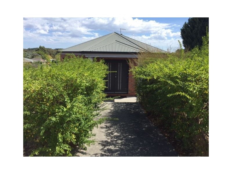 1/1 Bellbird Court, Mount Helen VIC 3350