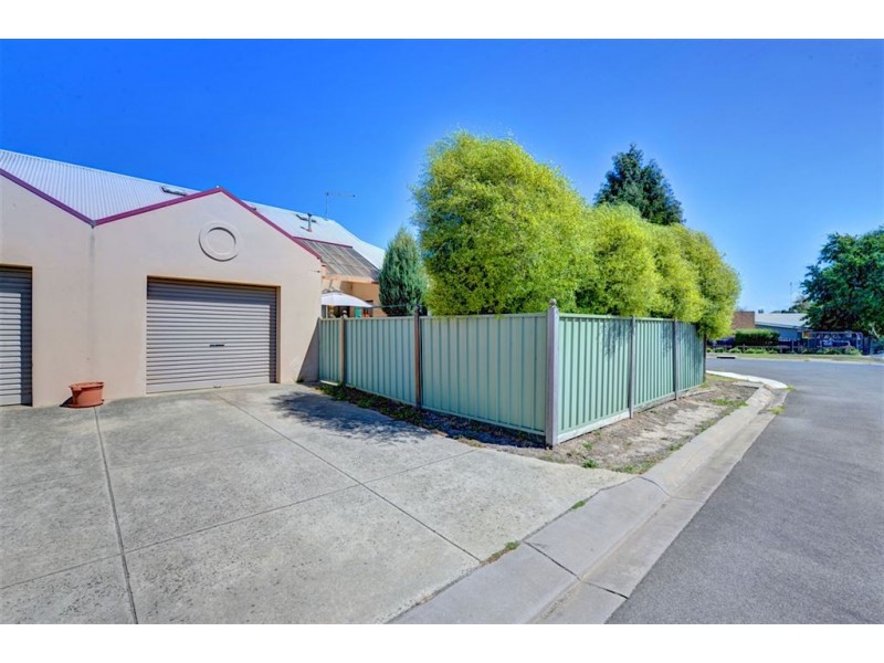 14 Balmoral Drive, Ballarat VIC 3350