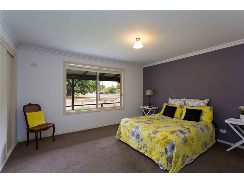 114 Albert Street, Creswick VIC 3363