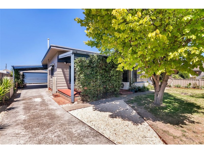 32 Prefect Street, Wendouree VIC 3355