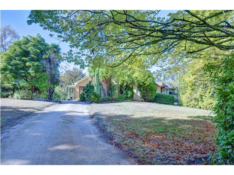 207 Eddy Avenue, Mount Helen VIC 3350