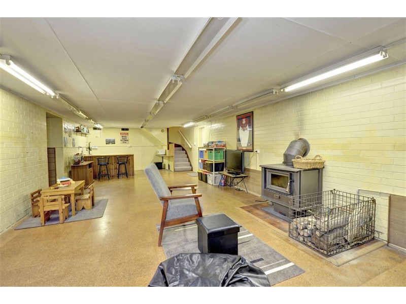 207 Eddy Avenue, Mount Helen VIC 3350