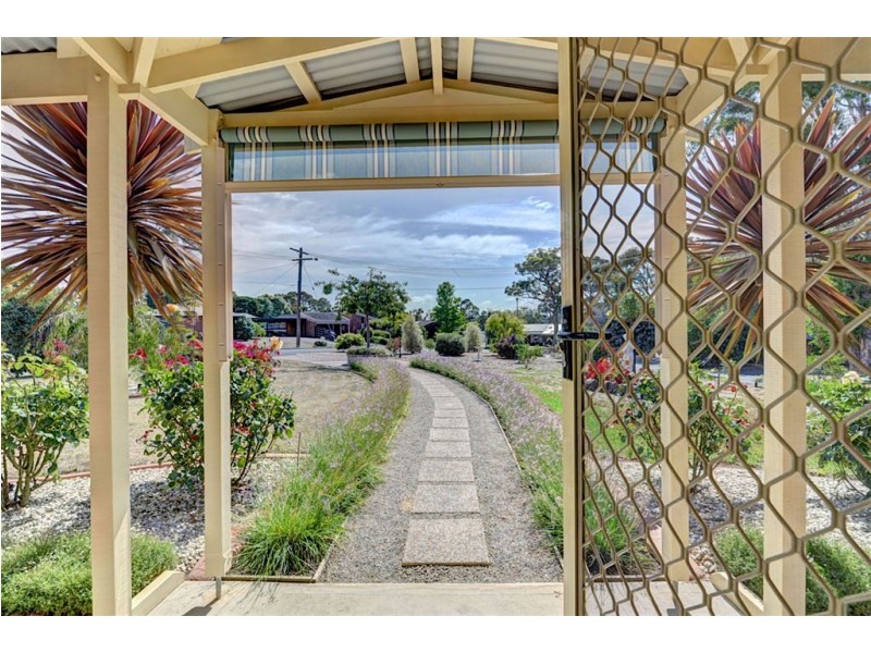 1A Ashley Grove, Mount Helen VIC 3350