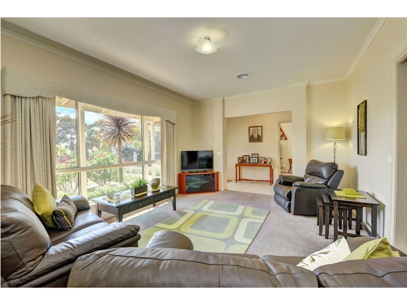 1A Ashley Grove, Mount Helen VIC 3350