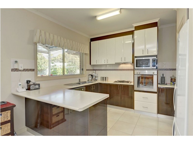 1A Ashley Grove, Mount Helen VIC 3350