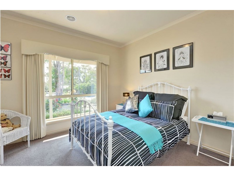 1A Ashley Grove, Mount Helen VIC 3350