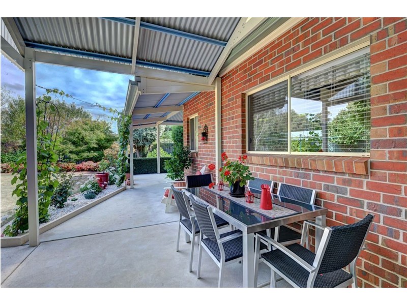 1A Ashley Grove, Mount Helen VIC 3350