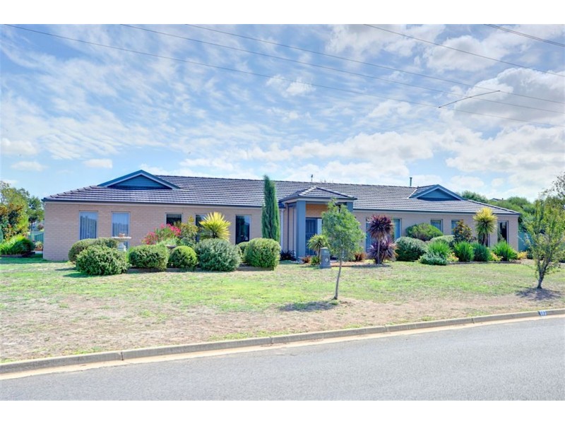 103 Howe Street, Miners Rest VIC 3352