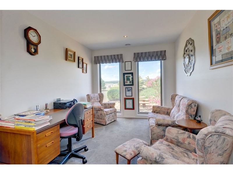 103 Howe Street, Miners Rest VIC 3352