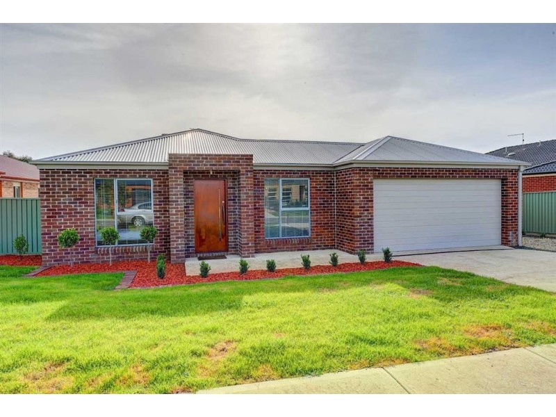 12 Lowry Crescent, Miners Rest VIC 3352