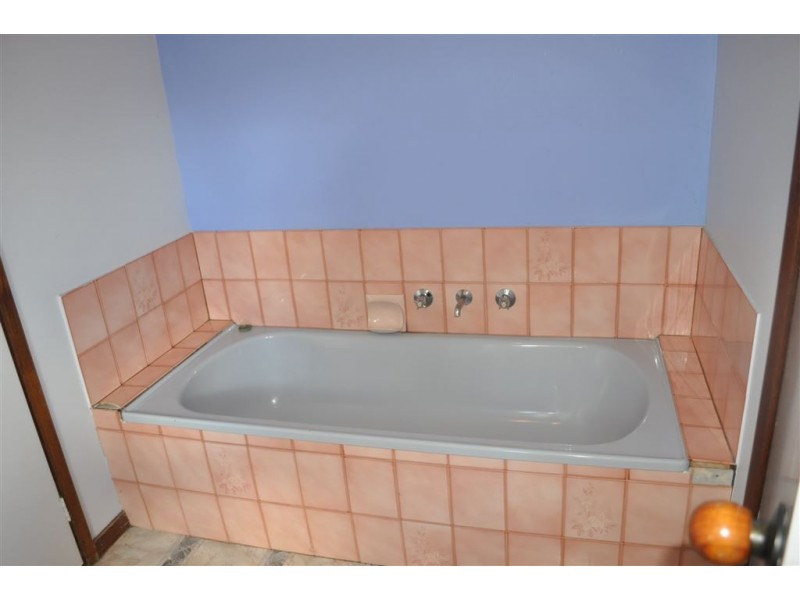 7 Windermere Way, Cardigan Village VIC 3352