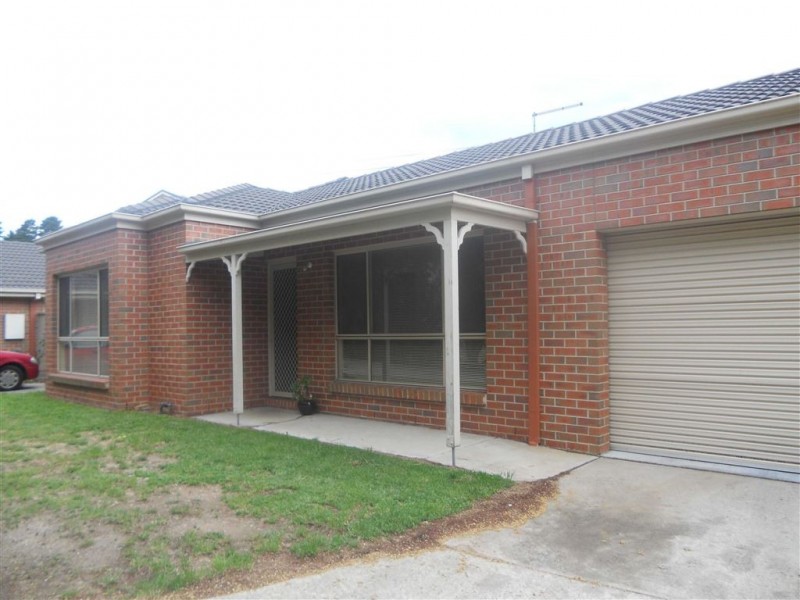 2/6 Cochrane Court, Invermay VIC 3352