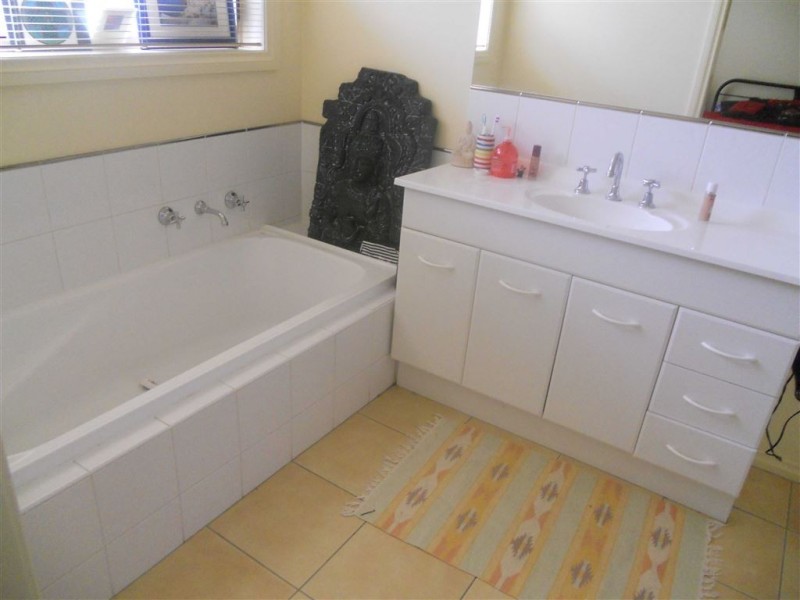 2/6 Cochrane Court, Invermay VIC 3352