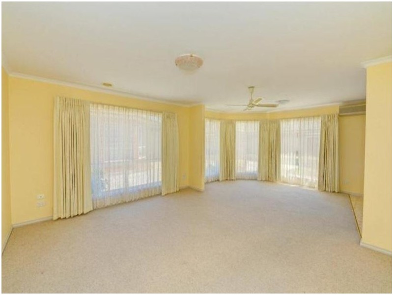 2/1016 Howitt Street, Wendouree VIC 3355