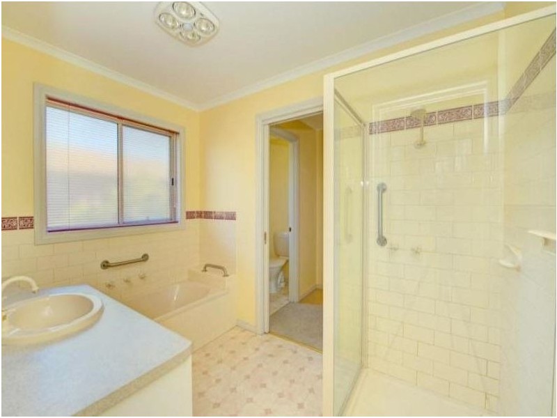 2/1016 Howitt Street, Wendouree VIC 3355