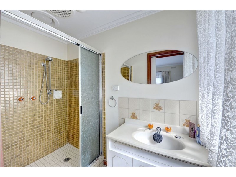 353 Forest Street, Wendouree VIC 3355