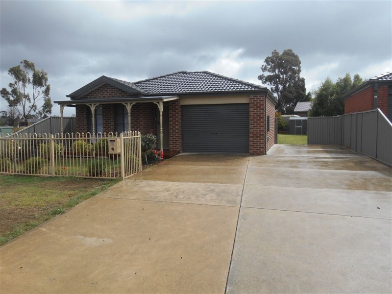 19 Jordan Avenue, Delacombe VIC 3356