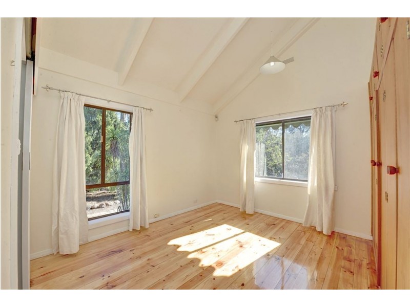 630 Post Office Road, Ross Creek VIC 3351