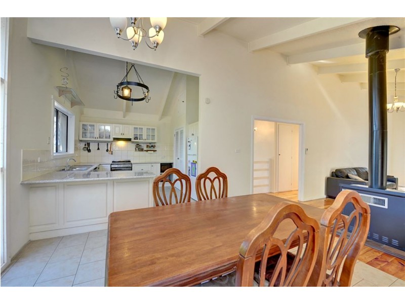 630 Post Office Road, Ross Creek VIC 3351