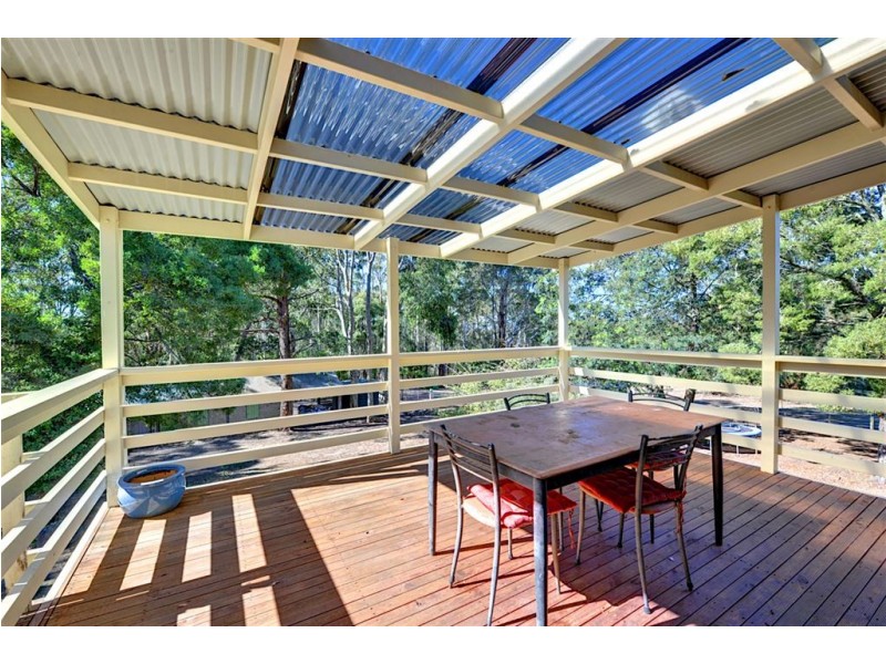 630 Post Office Road, Ross Creek VIC 3351