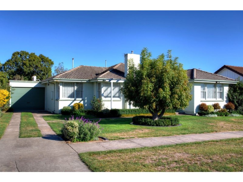 315 Dowling Street, Wendouree VIC 3355