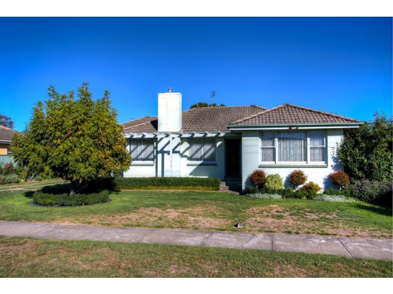 315 Dowling Street, Wendouree VIC 3355