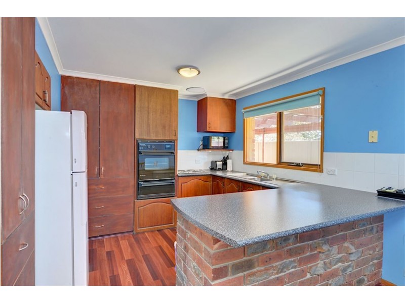 10 Semillion Grove, Mount Clear VIC 3350