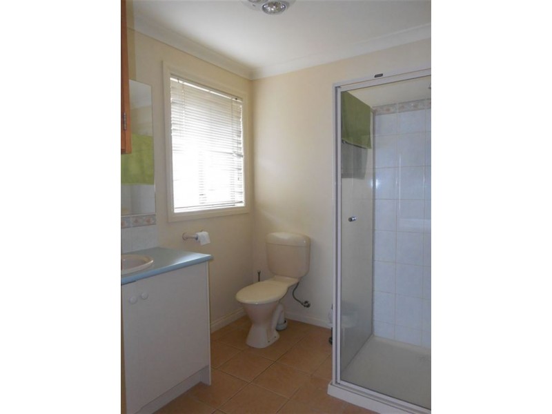 12 St Chester Avenue, Lake Gardens VIC 3355