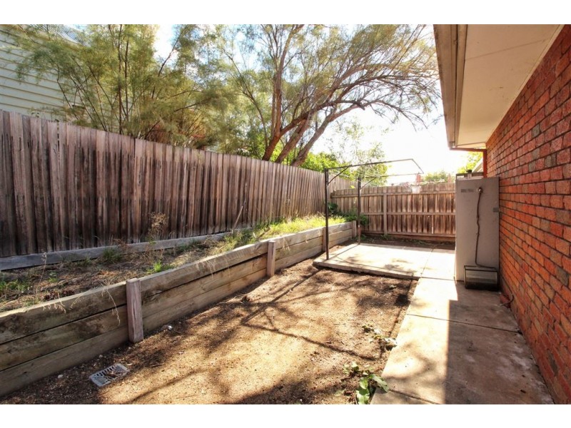 2/723 Tress Street, Mount Pleasant VIC 3350