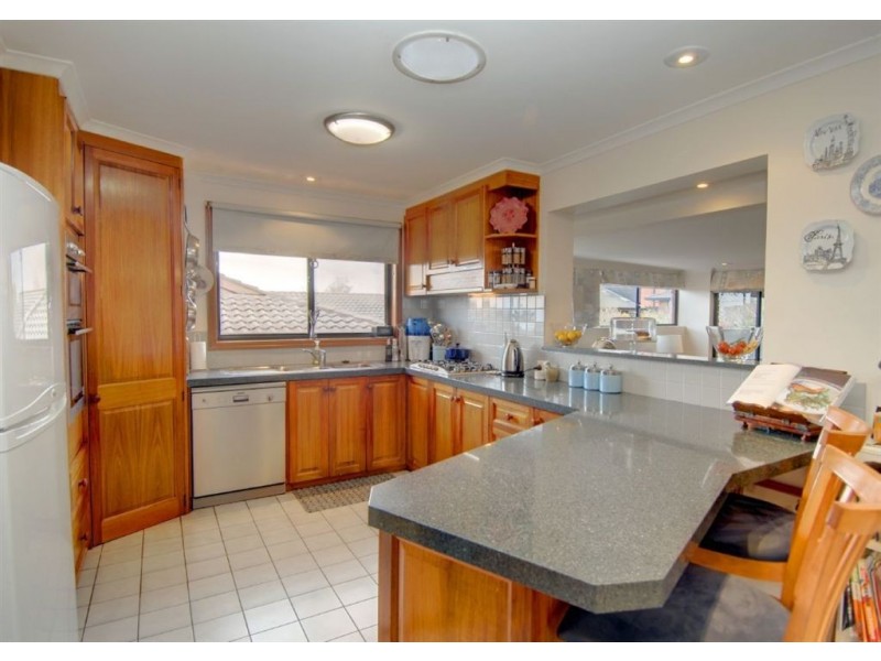 4 Robert Drive, Ballarat VIC 3350