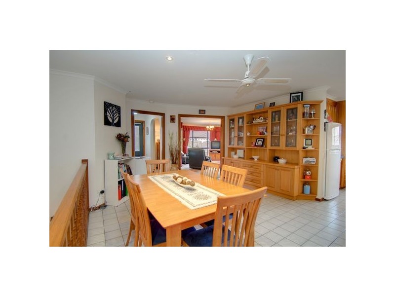 4 Robert Drive, Ballarat VIC 3350