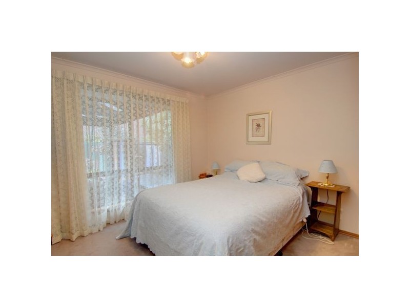 4 Robert Drive, Ballarat VIC 3350