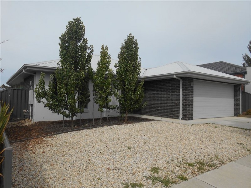 14 Creek View Close, Mount Clear VIC 3350