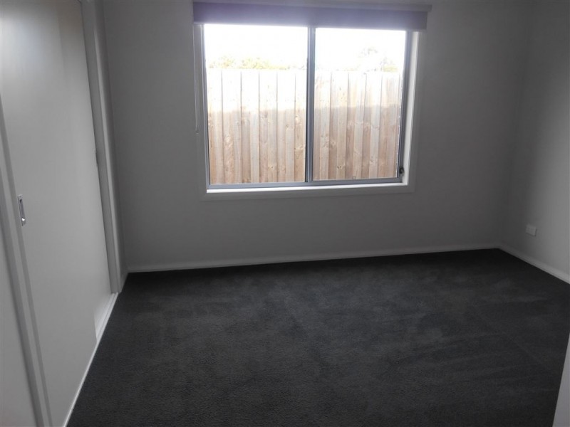 14 Creek View Close, Mount Clear VIC 3350