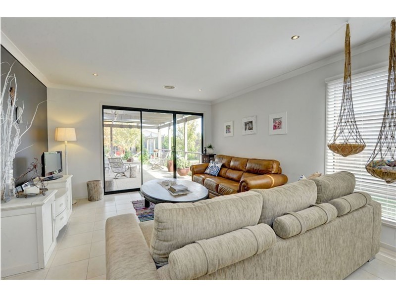 19 West End, Delacombe VIC 3356