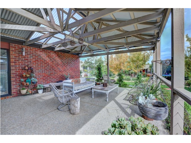 19 West End, Delacombe VIC 3356