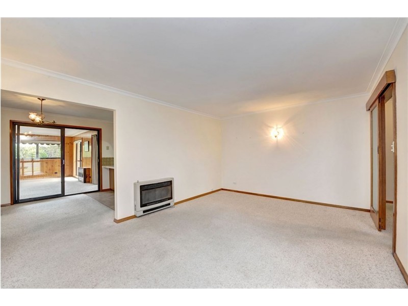 13 Shaw Avenue, Wendouree VIC 3355