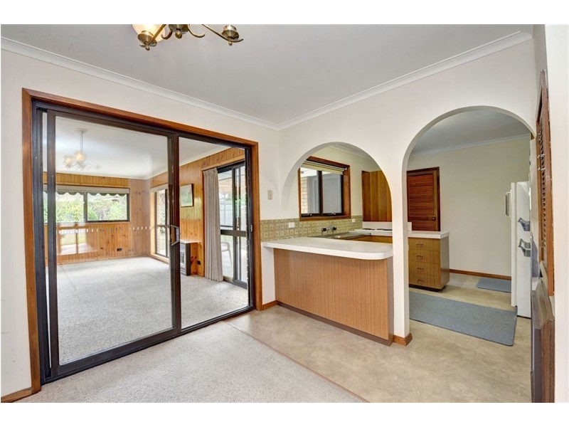 13 Shaw Avenue, Wendouree VIC 3355