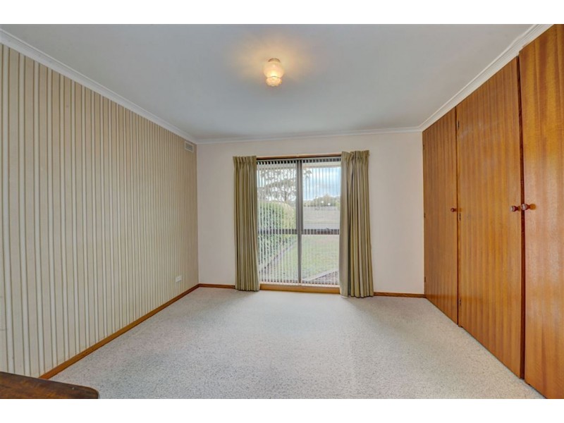 13 Shaw Avenue, Wendouree VIC 3355