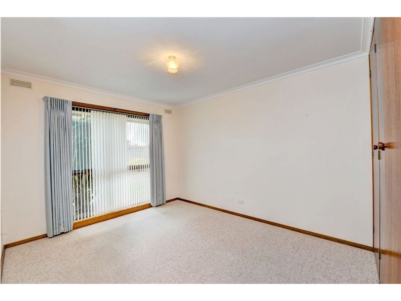 13 Shaw Avenue, Wendouree VIC 3355