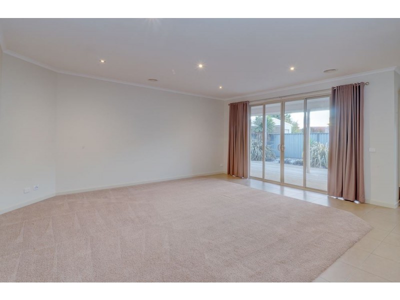 19 Dorset Drive, Alfredton VIC 3350