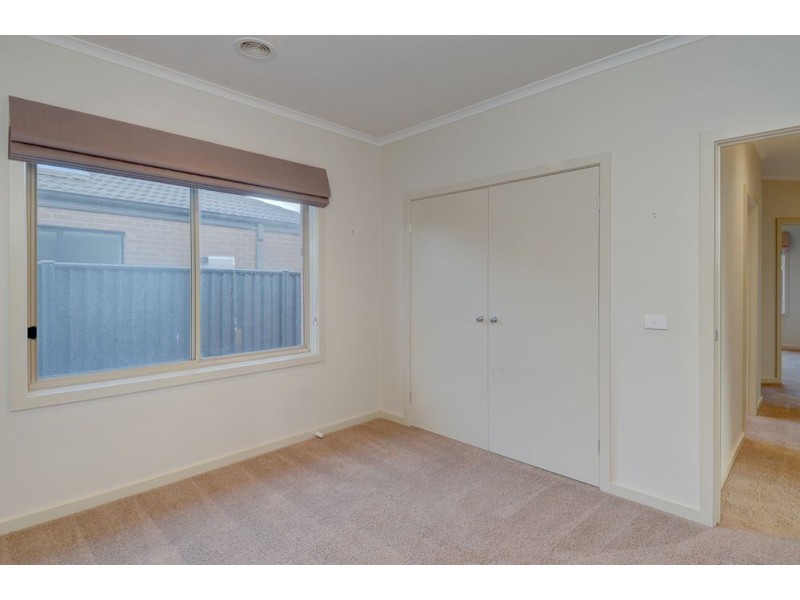 19 Dorset Drive, Alfredton VIC 3350