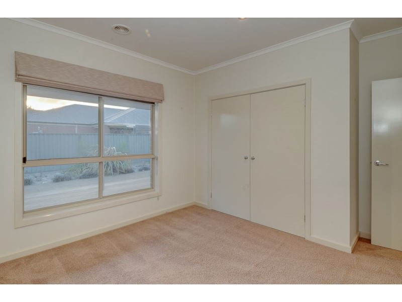 19 Dorset Drive, Alfredton VIC 3350