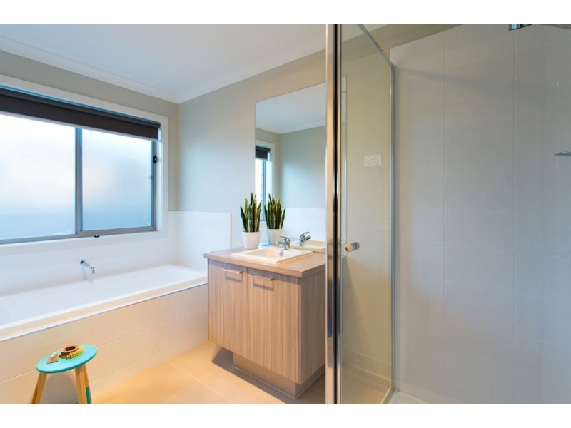 31 Gallant Way, Delacombe VIC 3356