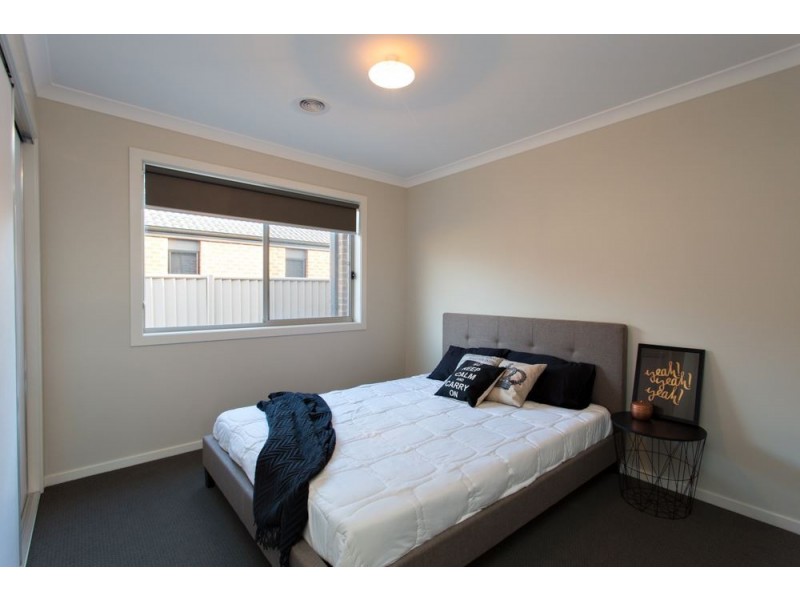 31 Gallant Way, Delacombe VIC 3356