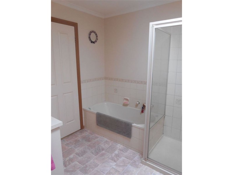 a/618 Ascot Street South, Ballarat VIC 3350