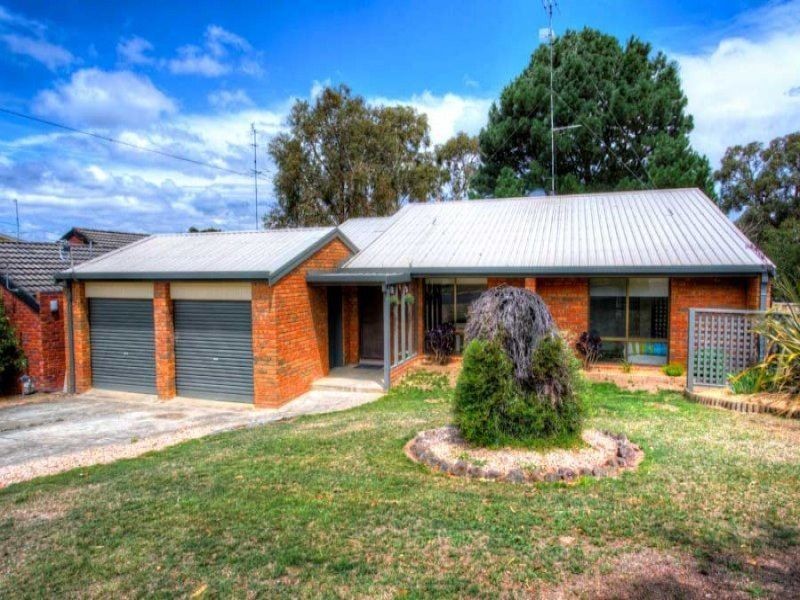 23 Hale Street, Mount Clear VIC 3350