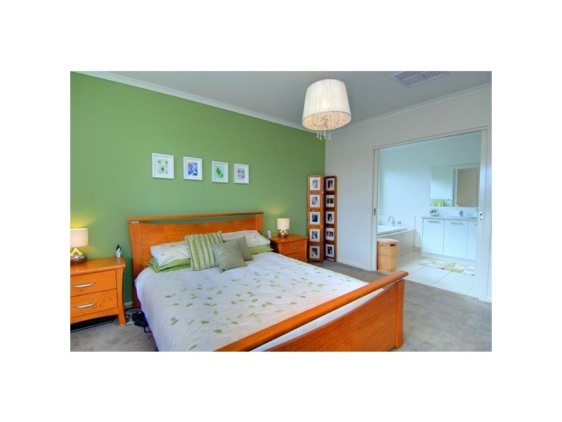 42 Lawrie Drive, Alfredton VIC 3350